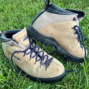 Nike ACG Hiking Boots